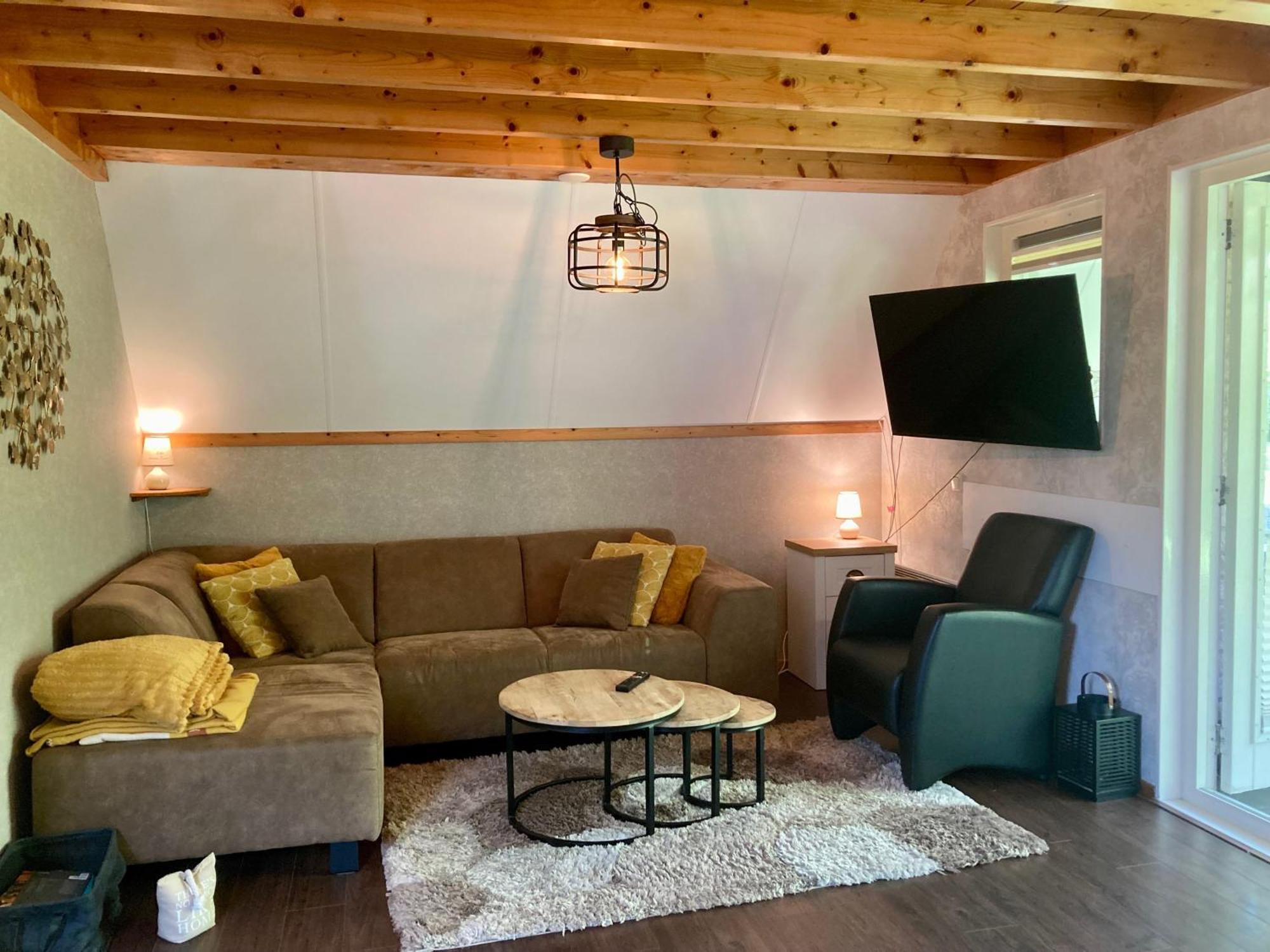 אנג'ום De Druif 6 Pers Holiday Home Close To The National Park Lauwersmeer מראה חיצוני תמונה